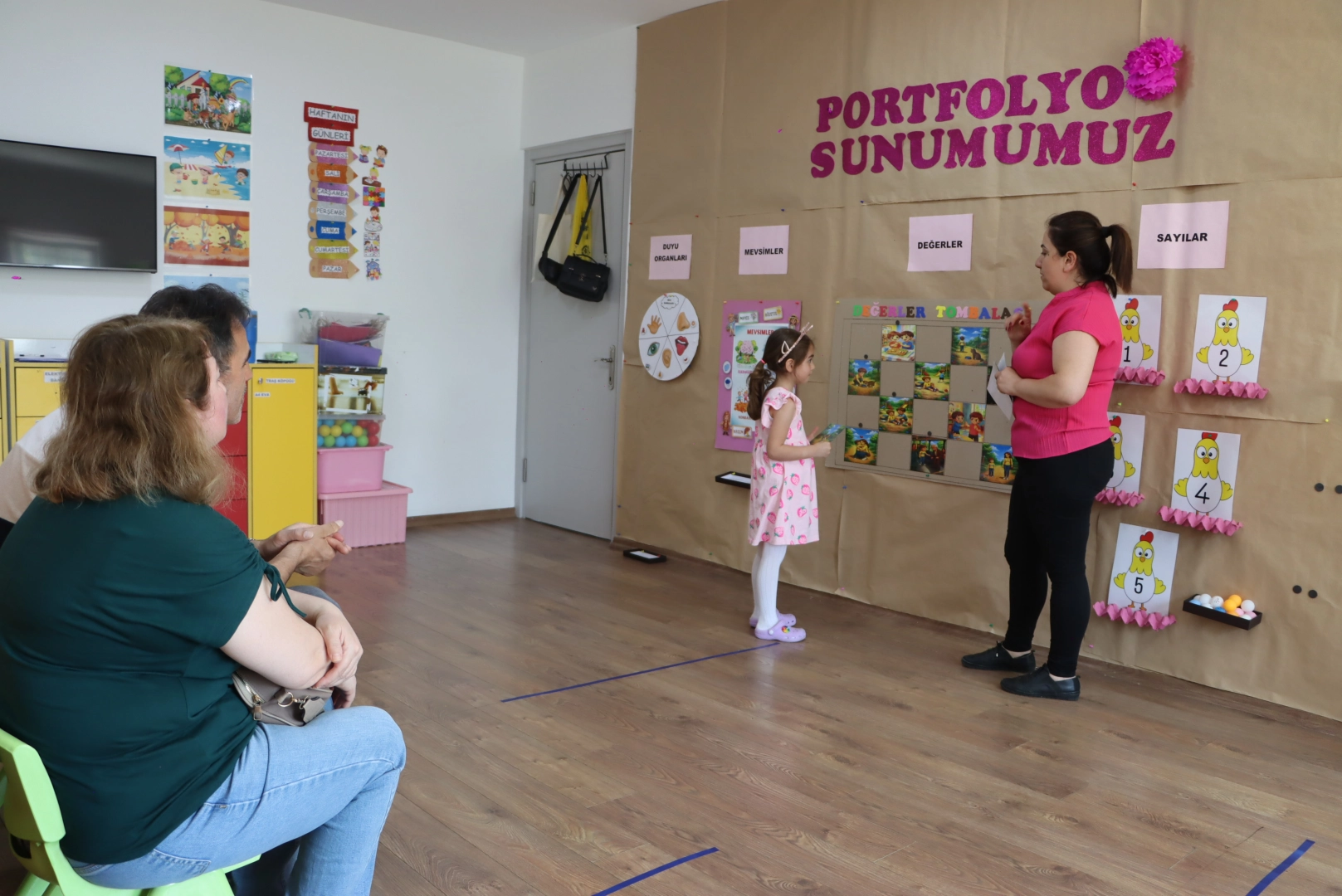Maltepeli miniklerden ailelerine hüner sergisi