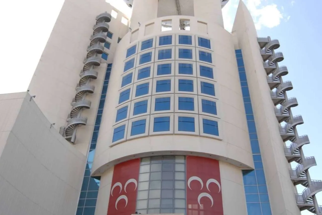 MHP Isparta teşkilatı 13 ilçeyle birlikte feshedildi!