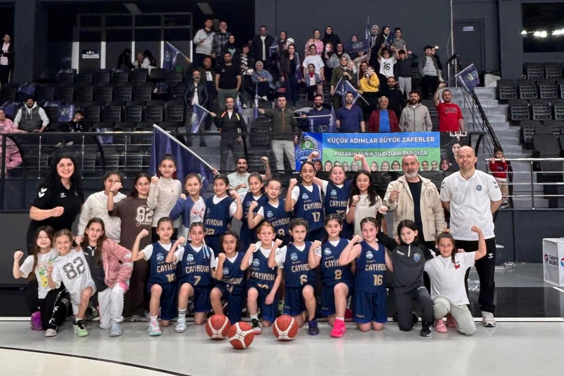 Çayırovalı minik basketbolcular şampiyon oldu
