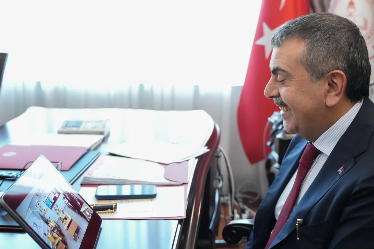 Bakan Tekin'den Rizeli öğrencilerine mektubuna sürpriz bağlantı
