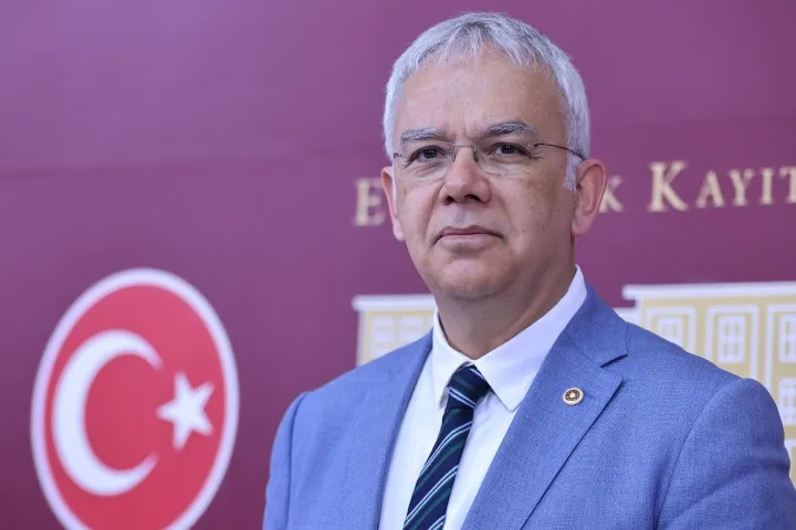 CHP'li Pala: Türkiye'nin fosil yakıtları teşvik etmesi kabul edilemez