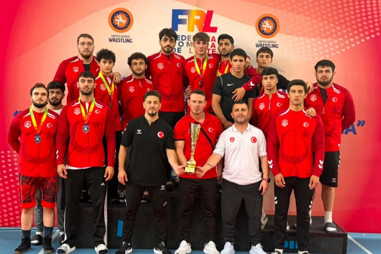 Sakaryalı sporcular güreş ve atletizmde madalyaları topladı