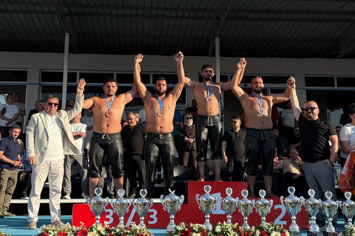 Kocaeli Kağıtspor, Bükreş’te minderi salladı