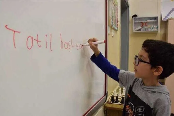 Son ders zili çaldı... Eğitim öğretimde yaz tatili başladı!