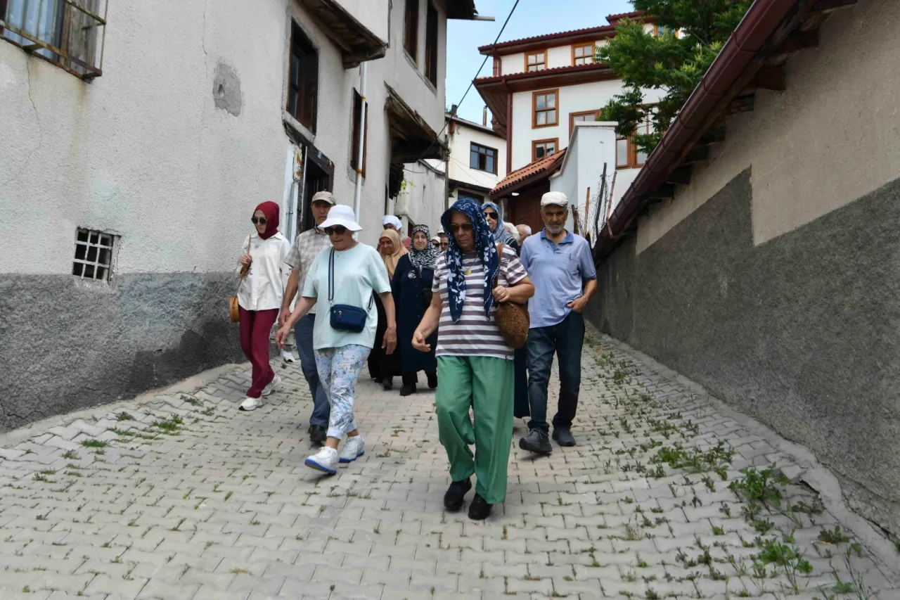 Başkentliler ücretsiz Kent Gezileri ile Ankara’yı keşfediyor