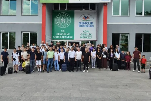 Ağrı Gençlik Merkezi'nden gençlere kamp yolculuğu