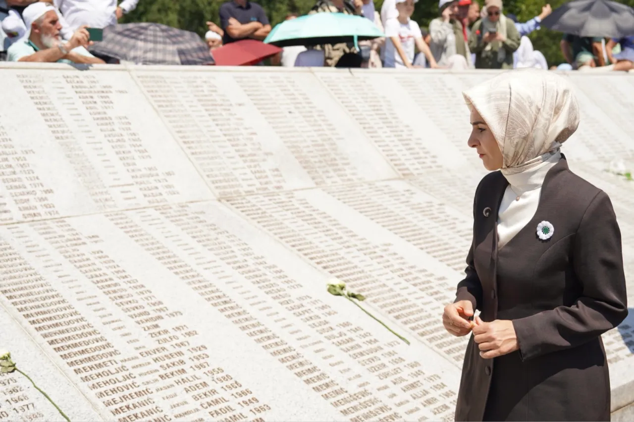 Bakan Göktaş: Srebrenitsa Soykırımı'nı unutturmayacağız