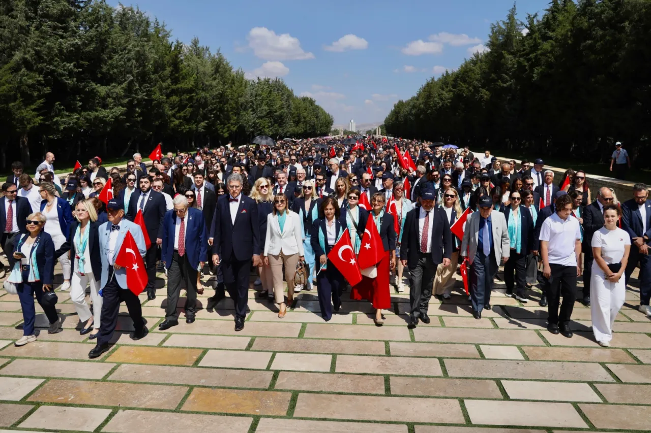Türkiye Rotary ailesinden yeni döneme Anıtkabir’den güçlü mesaj