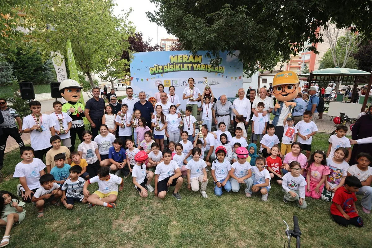 PEDALLAR, MAHALLE KÜLTÜRÜNÜ YAŞATMAK İÇİN DÖNDÜ