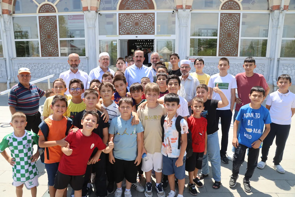 BAŞKAN ALTAY: “ÇOCUKLAR CAMİLERİMİZİN NEŞESİDİR”