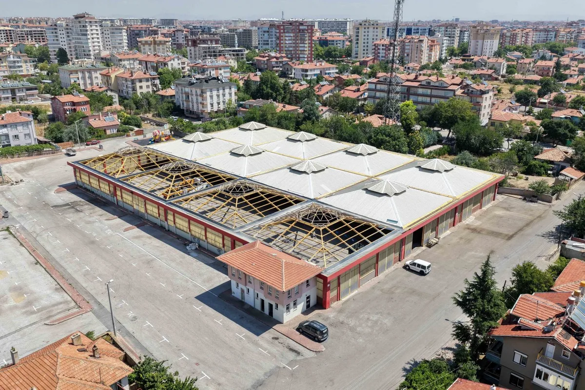 Meram'da Uzunharmanlar Pazarı tamamen yenileniyor