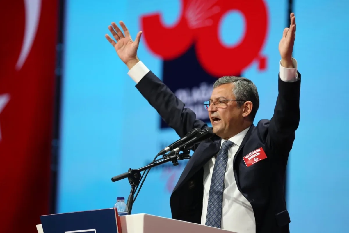 Özgür Özel CHP'den istifa etti, YENİ Parti'yi kurdu