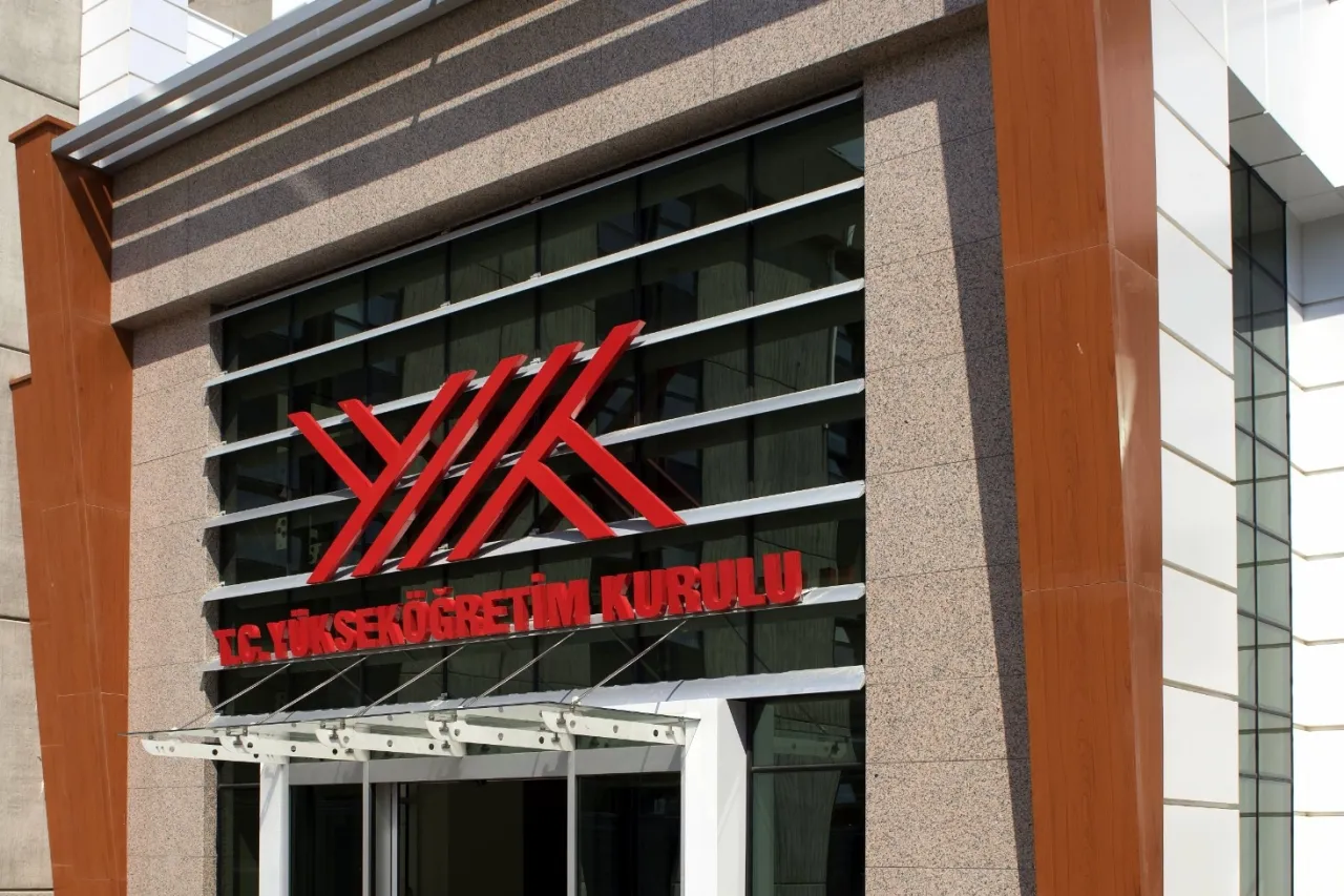 YÖK'ten deprem bölgesindeki üniversite öğrencilerine bir yıl daha özel öğrencilik hakkı