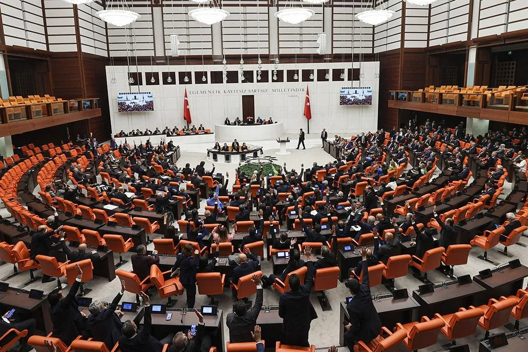 TBMM'de öğrenci affı teklifinde ilk 13 madde kabul edildi... Akademik sahteciliğe ağır yaptırım