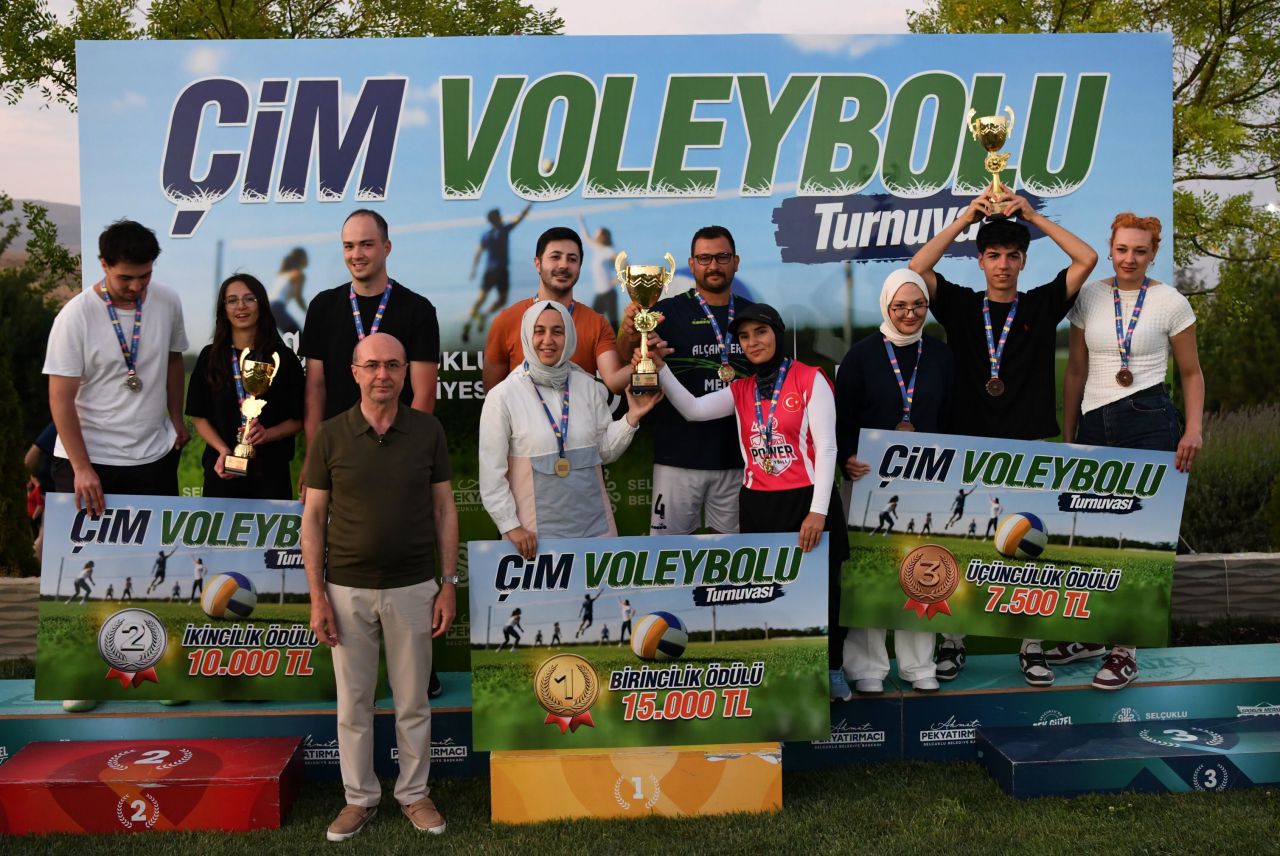 Selçuklu Belediyesi çim voleybolu turnuvası sona erdi