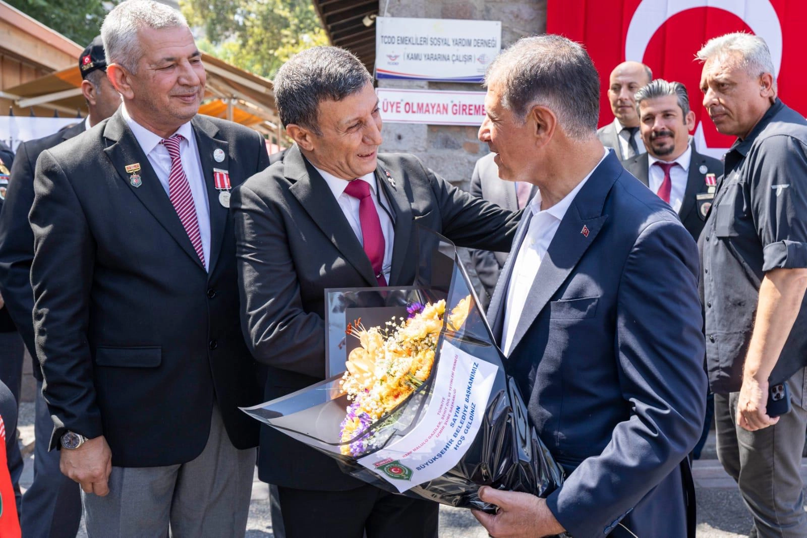 İzmir'de Başkan Tugay, şehit aileleri ve gazilerle buluştu