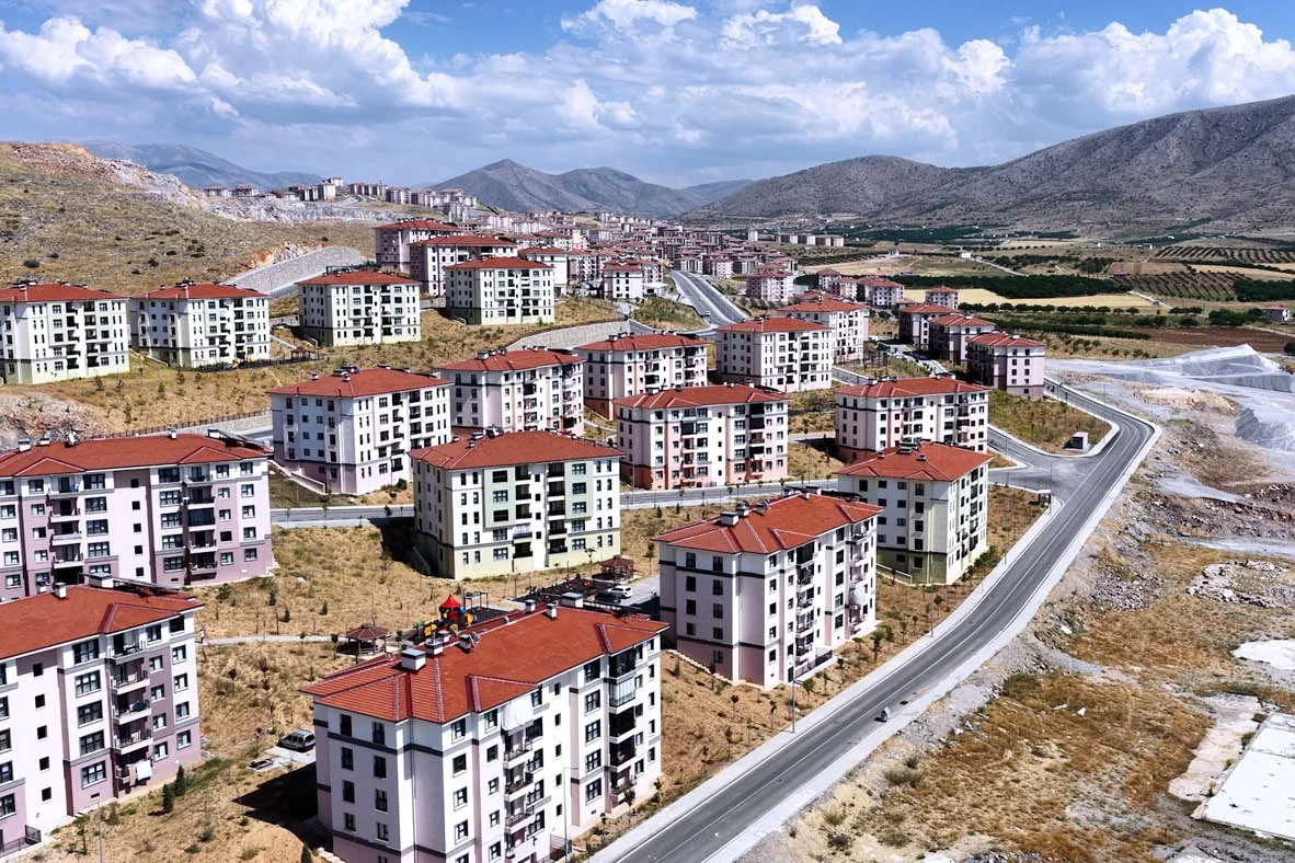 Bakan Kurum: "Her yuvada mutluluk ve güven var"