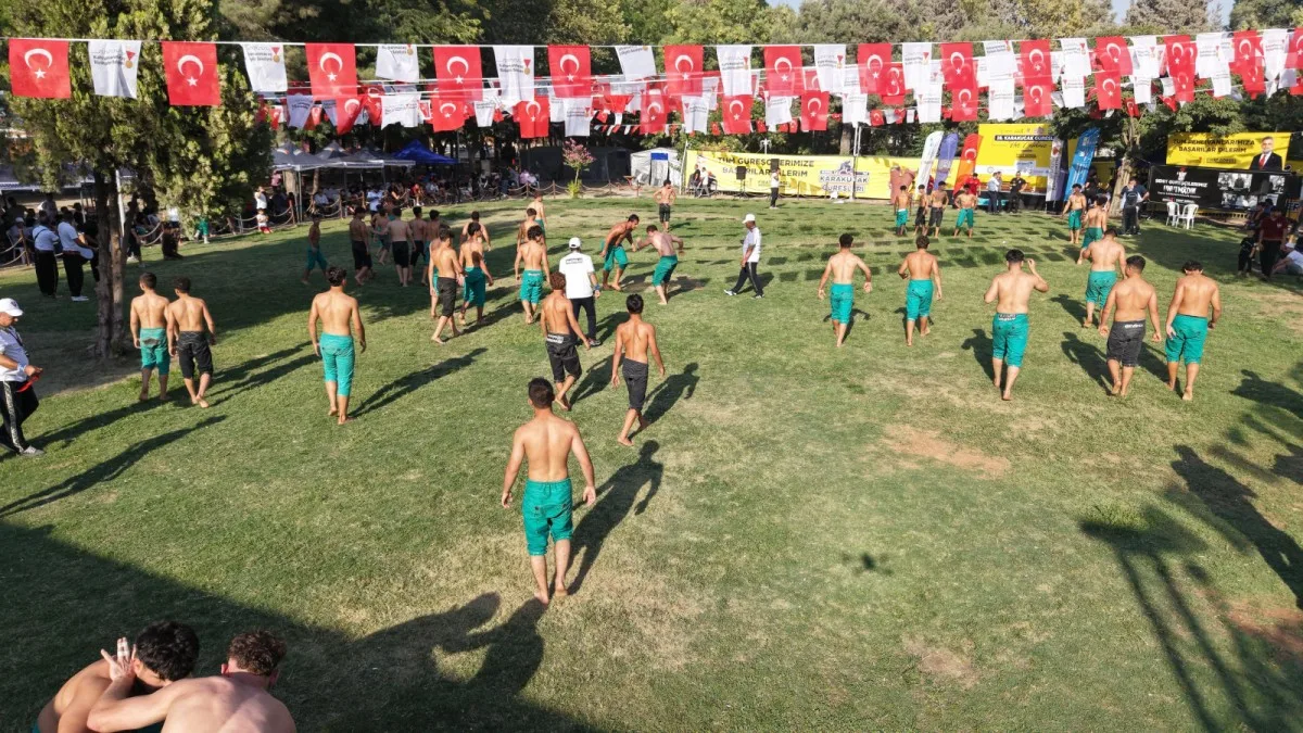 26 Yıl Sonra Döndü: 538 Pehlivan Karakucak'ta Mücadele Etti