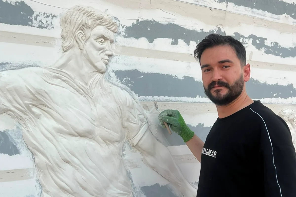 Mekânlara sanat dokunuşu: Heykel sanatçısı Berat Çelik'in özgün eserleri
