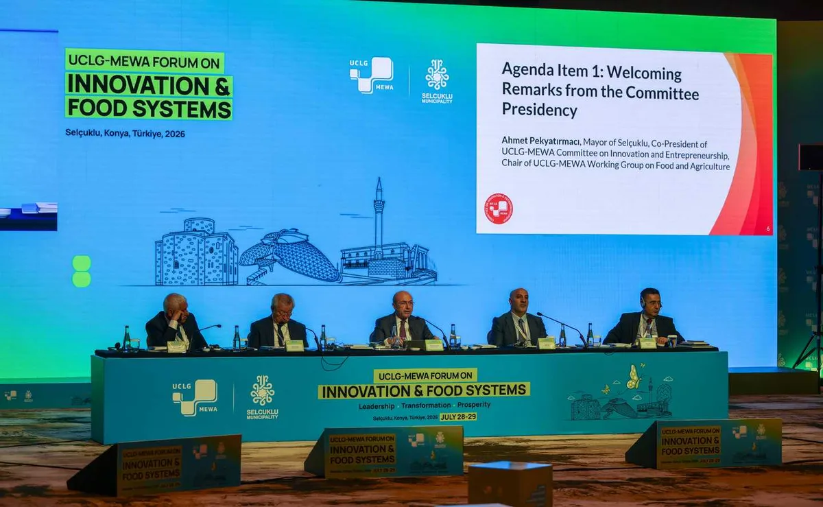 Selçuklu'da 11 ülkeden 136 belediye başkanı buluştu
