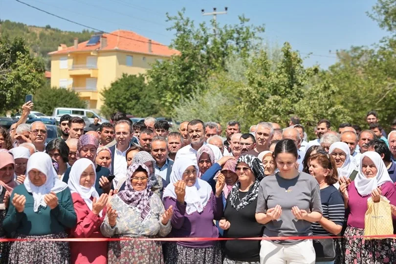 Yıllardır beklenen Gömce-İmrallı yolu hizmete girdi