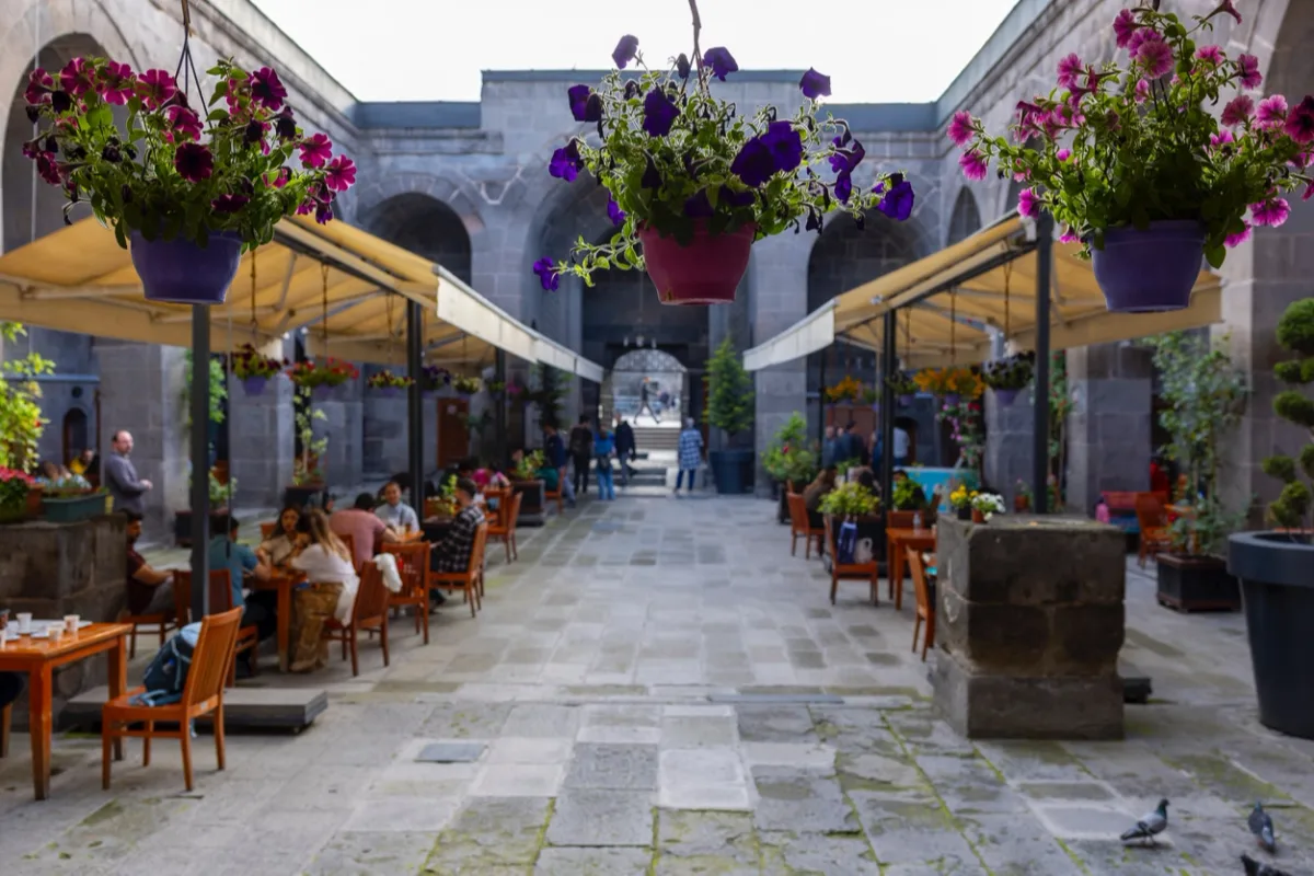 Hunat Medresesi: 700 Yıllık Miras, Sanat Evi Oldu
