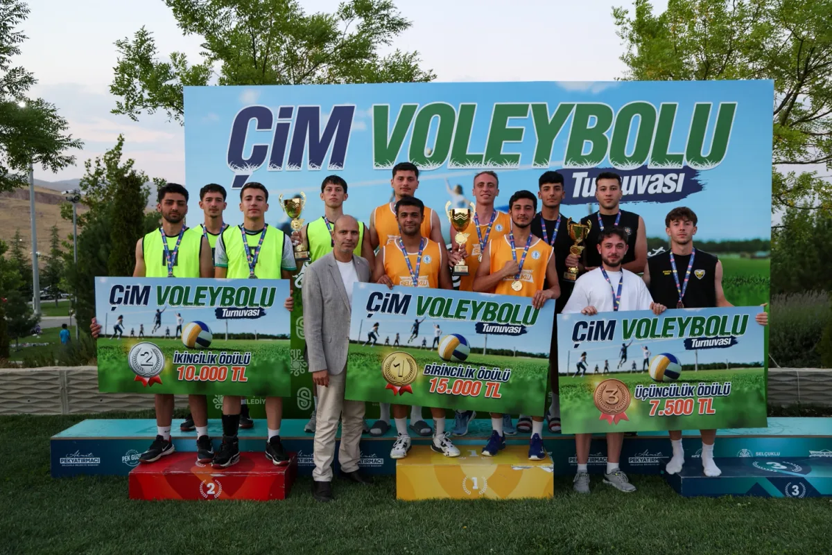 Selçuklu Çim Voleybolunda Şampiyonlar ve Ödül Sahipleri Belli Oldu