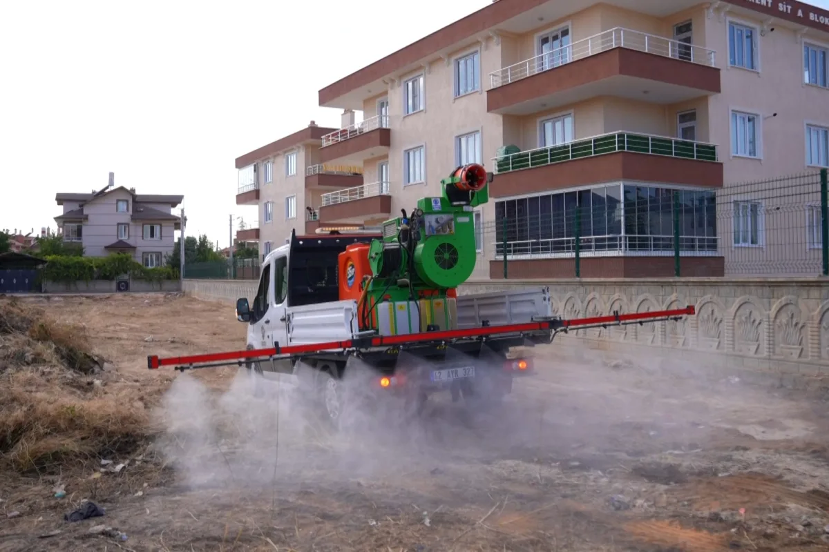 Karatay'da haşere mücadelesi: Hava araçları devreye girdi