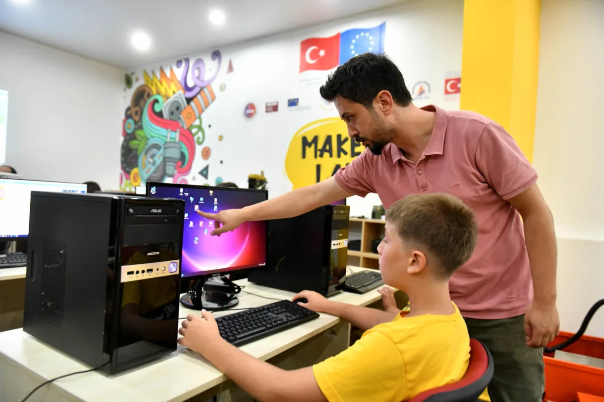 Muratpaşa'da robotik kodlama kursuna başvuru başladı