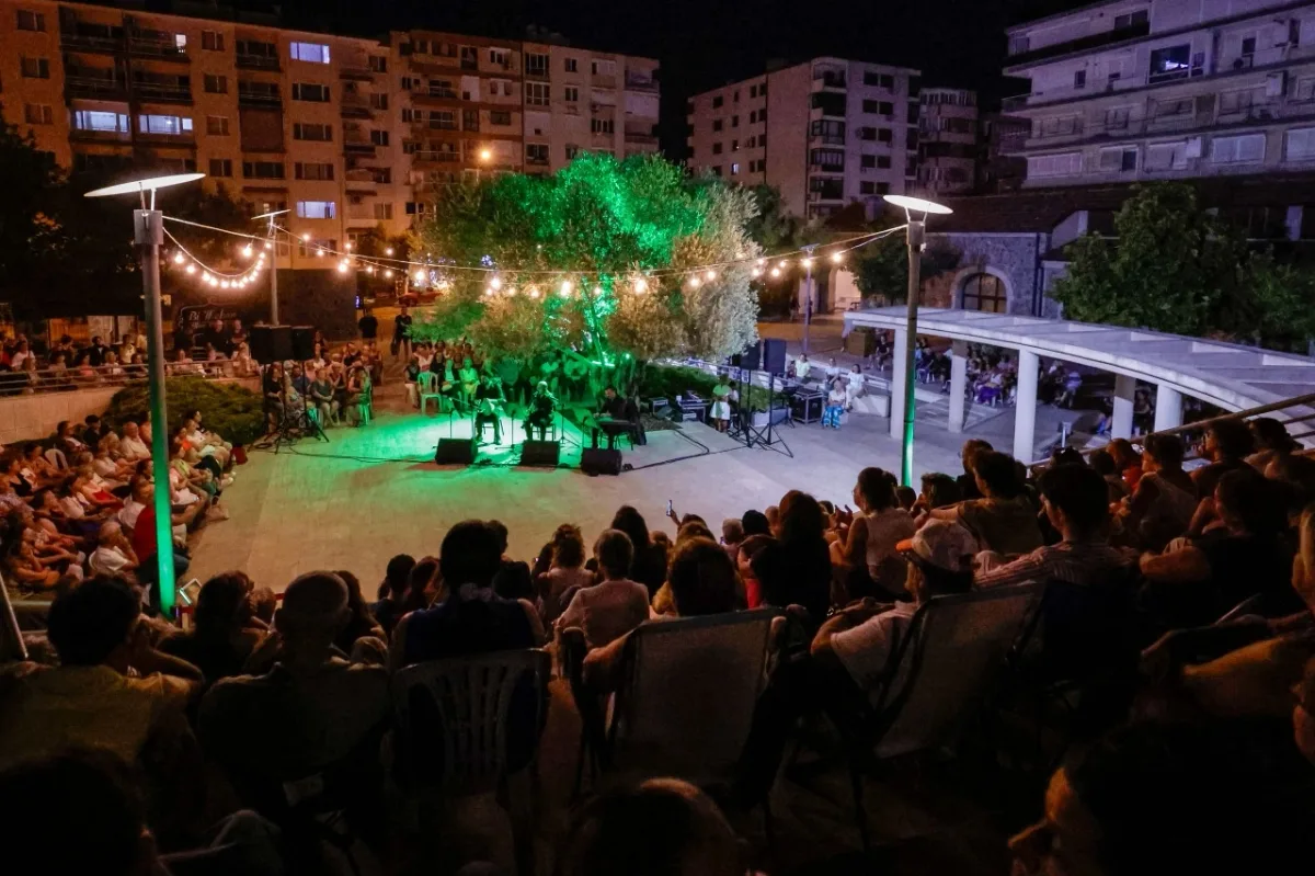 Zeytin altına sığınan gece makamları: İzmir'de unutulmaz konser