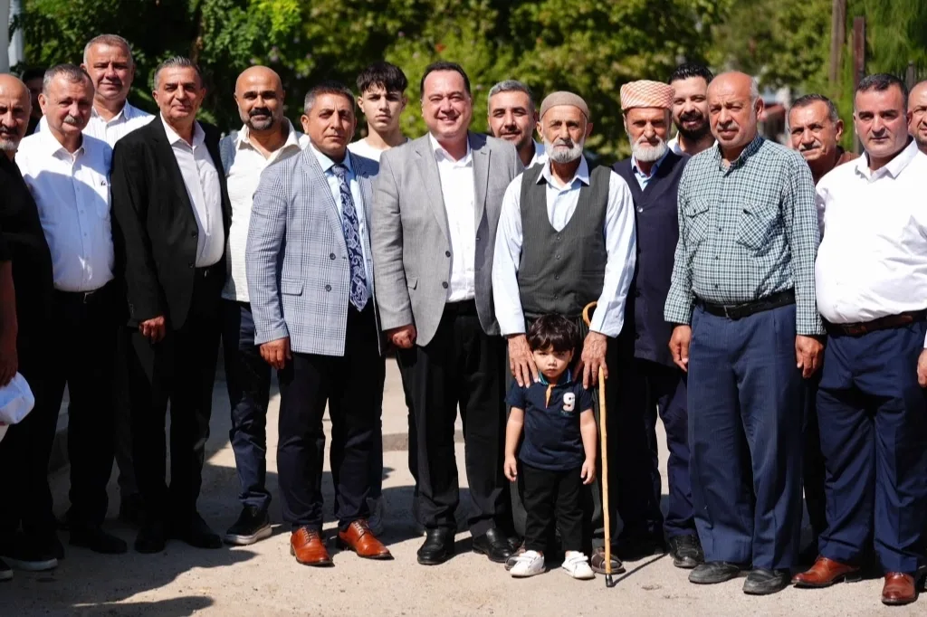 Muhtarlar övdü: Belediye başkanı sokaklarda, sorunlar çözülüyor
