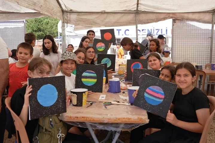Denizli'de gökyüzü şenliği: Binlerce meraklı evreni keşfetti