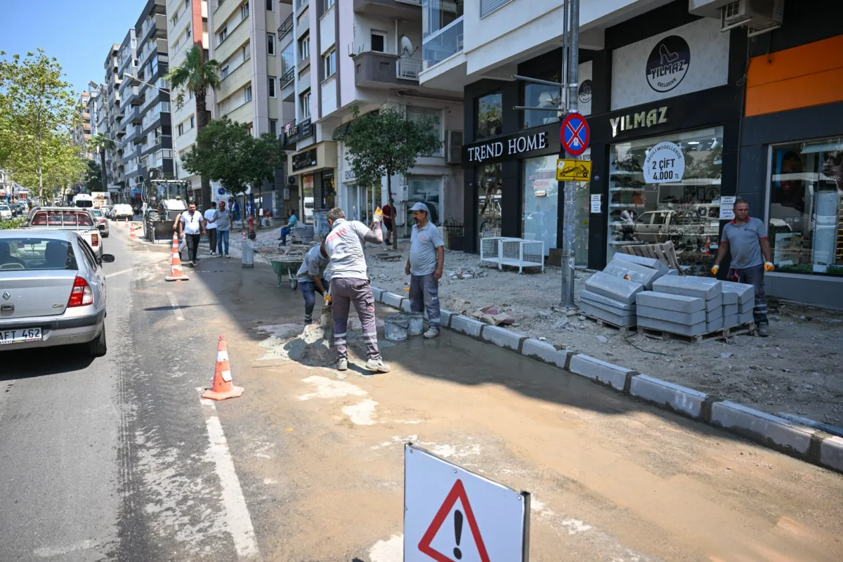 Bornova'da Mustafa Kemal Cad.'de 2. Etap: Modern Kaldırımlar