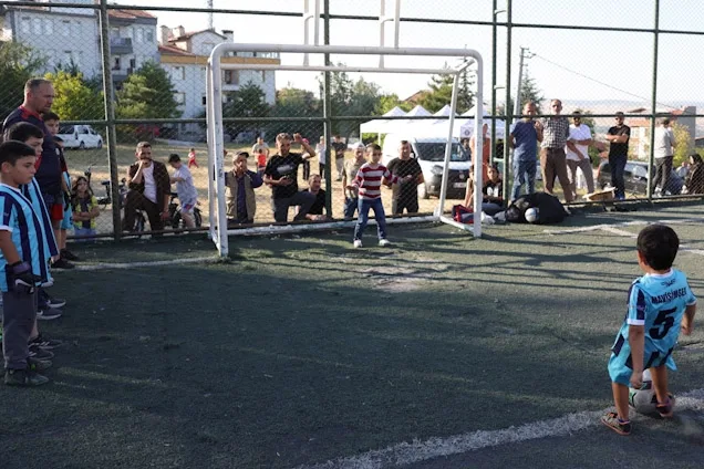 Kütahya'da Mahalle Şenliği: Çocuklar ve Penaltı Turnuvası