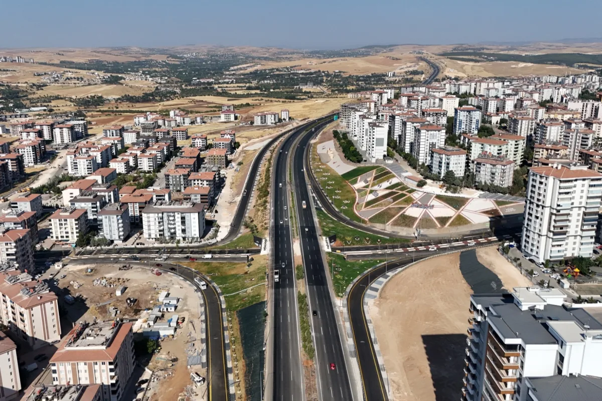 Gaziantep'te 500 bin kişiyi etkileyecek köprü hizmete girdi