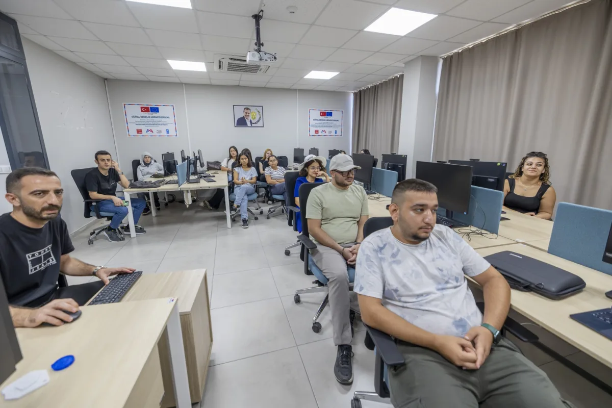 Mersin'de gençlere Python yazılım uzmanlığı eğitimi