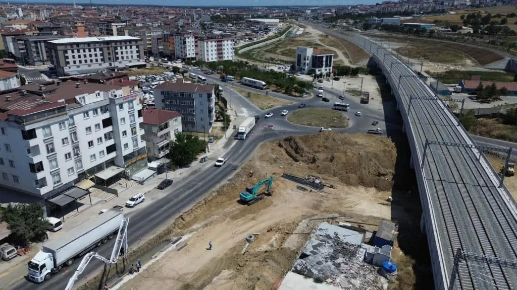 Çerkezköy’de köprü altı sorunu çözülüyor: 14 bin ton asfalt