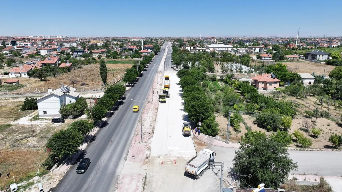 Kanal Caddesi'nde asfalt yenilemesi yeni etape geçti