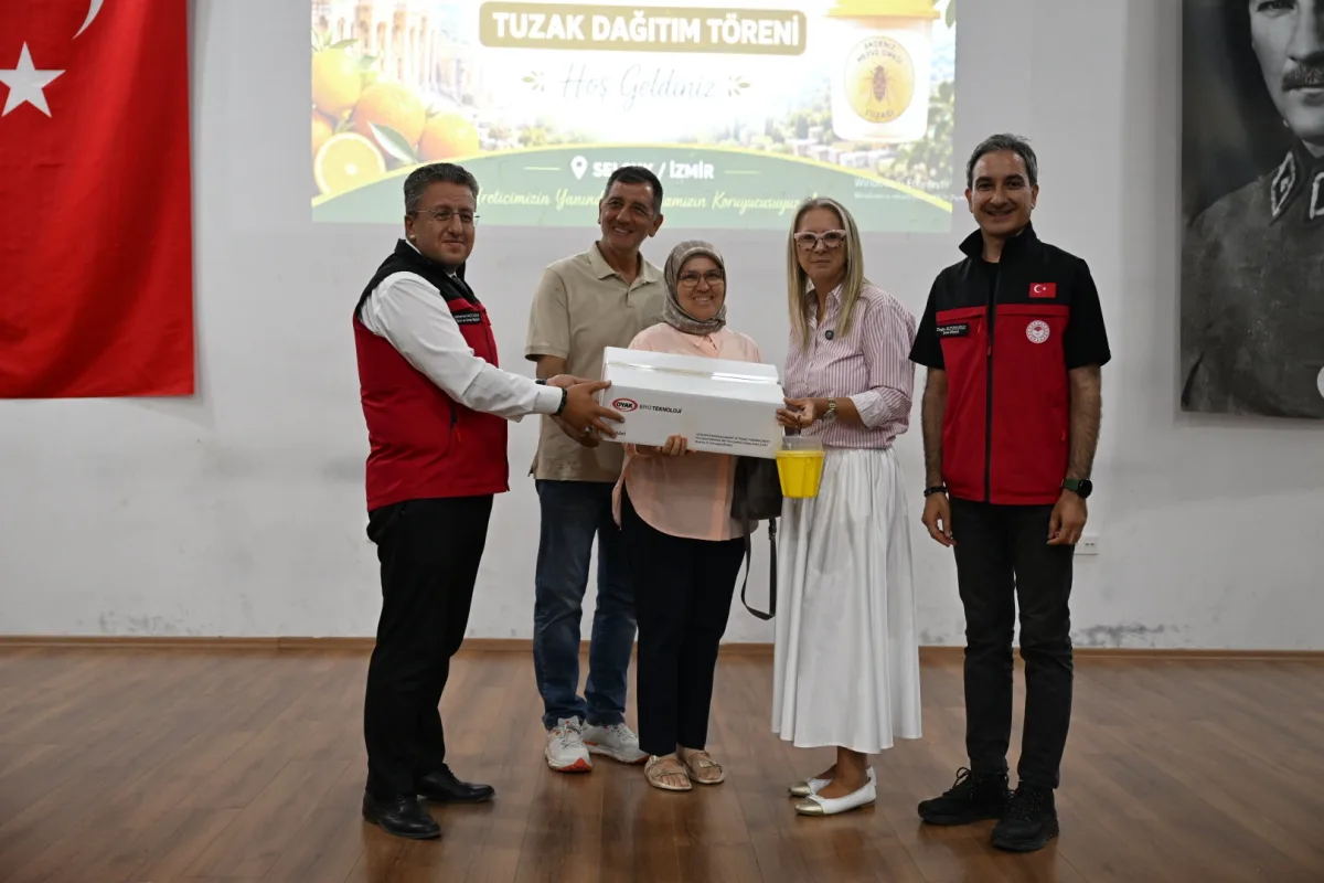 Selçuk'ta Akdeniz Meyvesineğine 7.280 biyoteknik tuzak