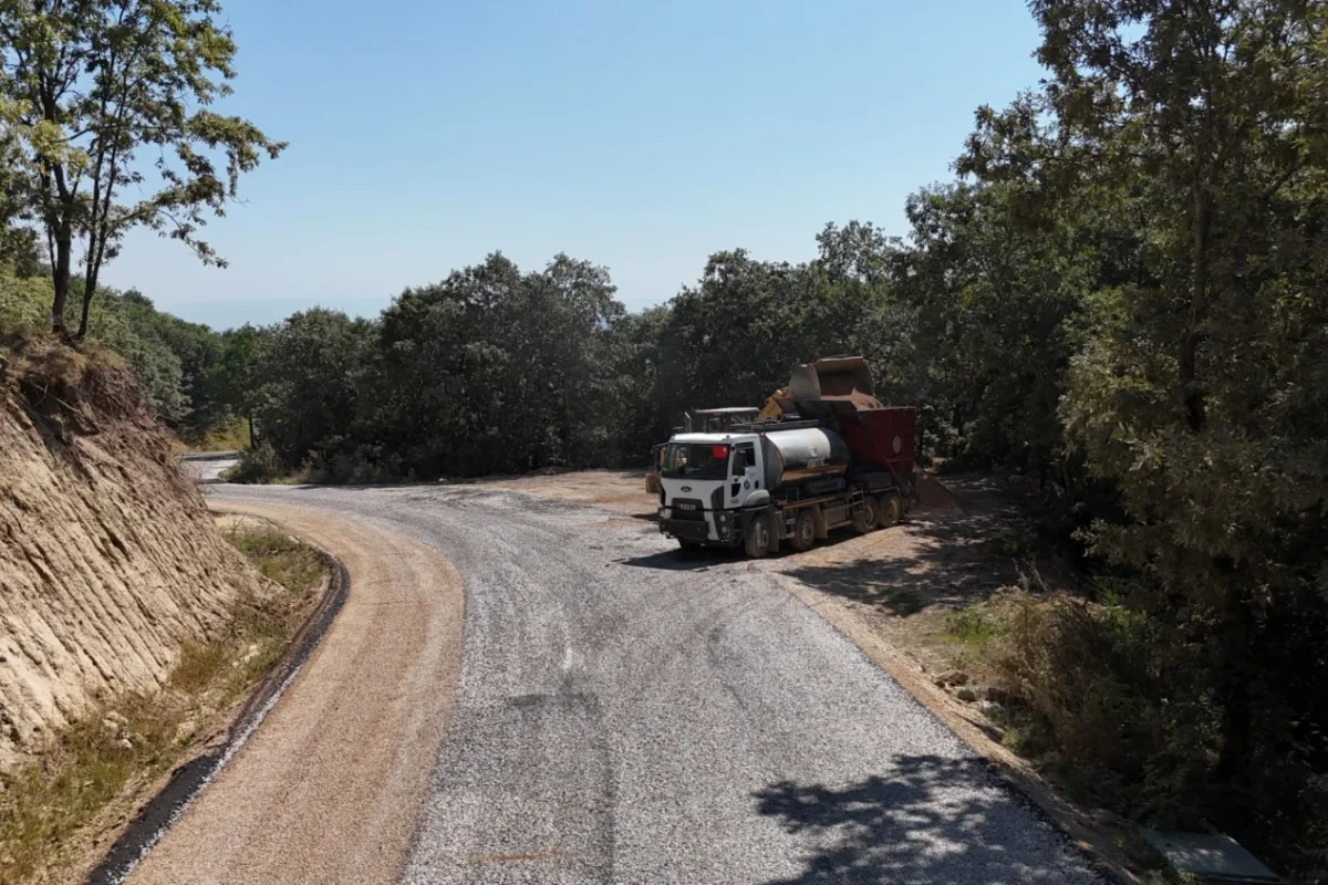 İnegöl'de 6 mahalleye 18 kilometre yeni asfalt