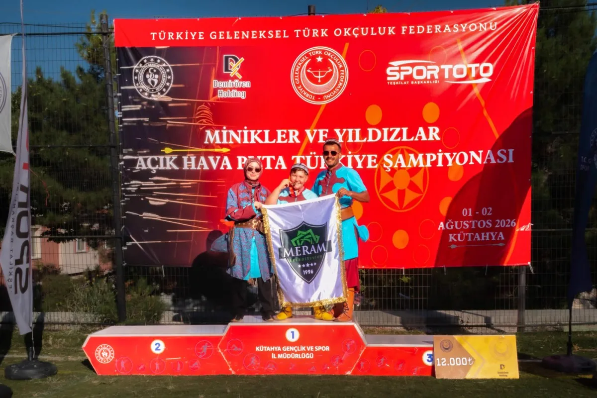 Meram Belediyespor okçuları Türkiye Şampiyonası'nda bronz madalya kazandı