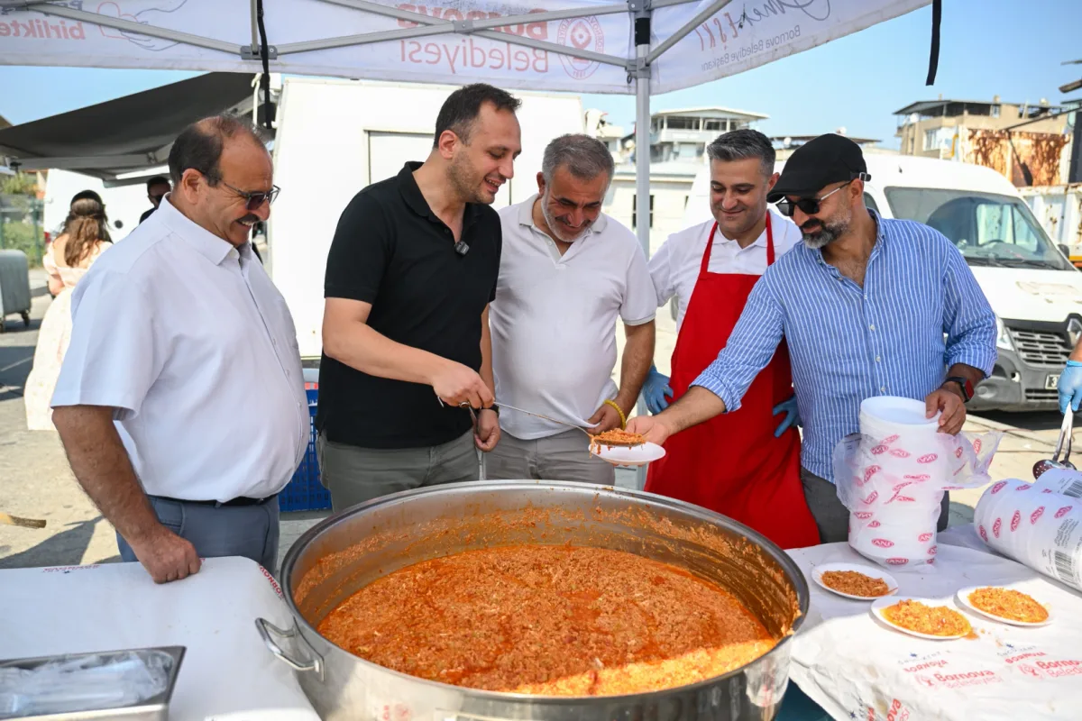 Türkiye'nin en büyük kent bostanında ilk hasat şenliği