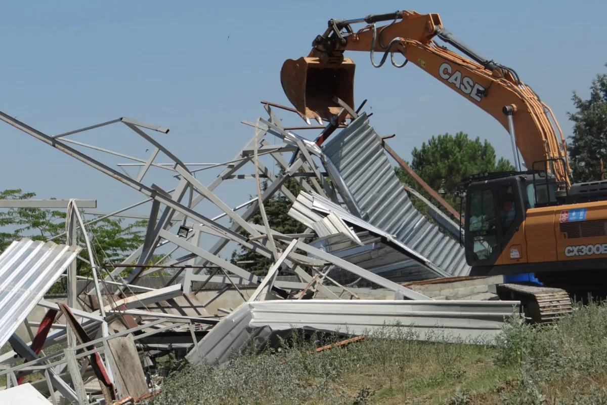 İSKİ Ömerli'de yıkıma devam etti: 16 yapı indirildi