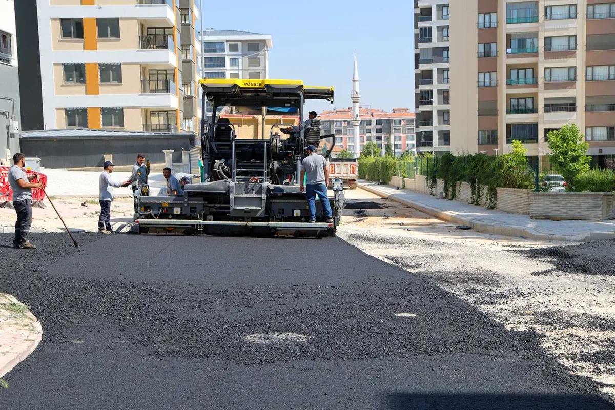 Selçuklu'da 9 sokakta altyapı ve asfalt yenilendi