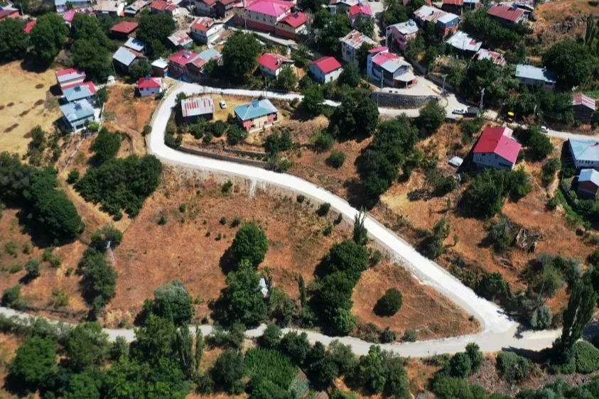 Mesudiye'de tehlikeli virajlar beton yola kavuştu