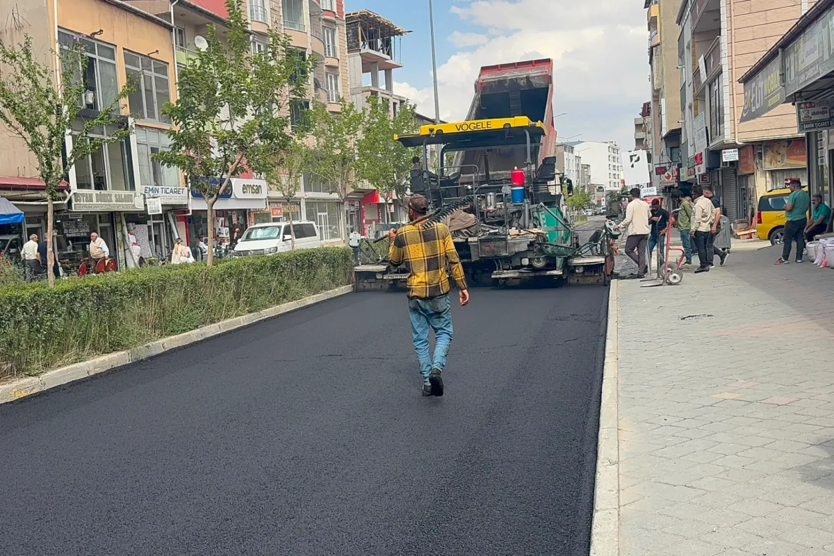 Doğubayazıt'ta Ağrı Caddesi baştan aşağı yenilendi
