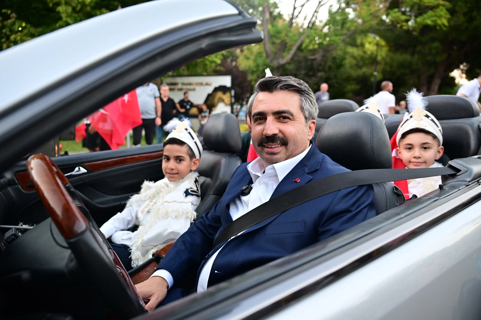 Bursa Yıldırım'da sünnet sevinci şölene dönüştü