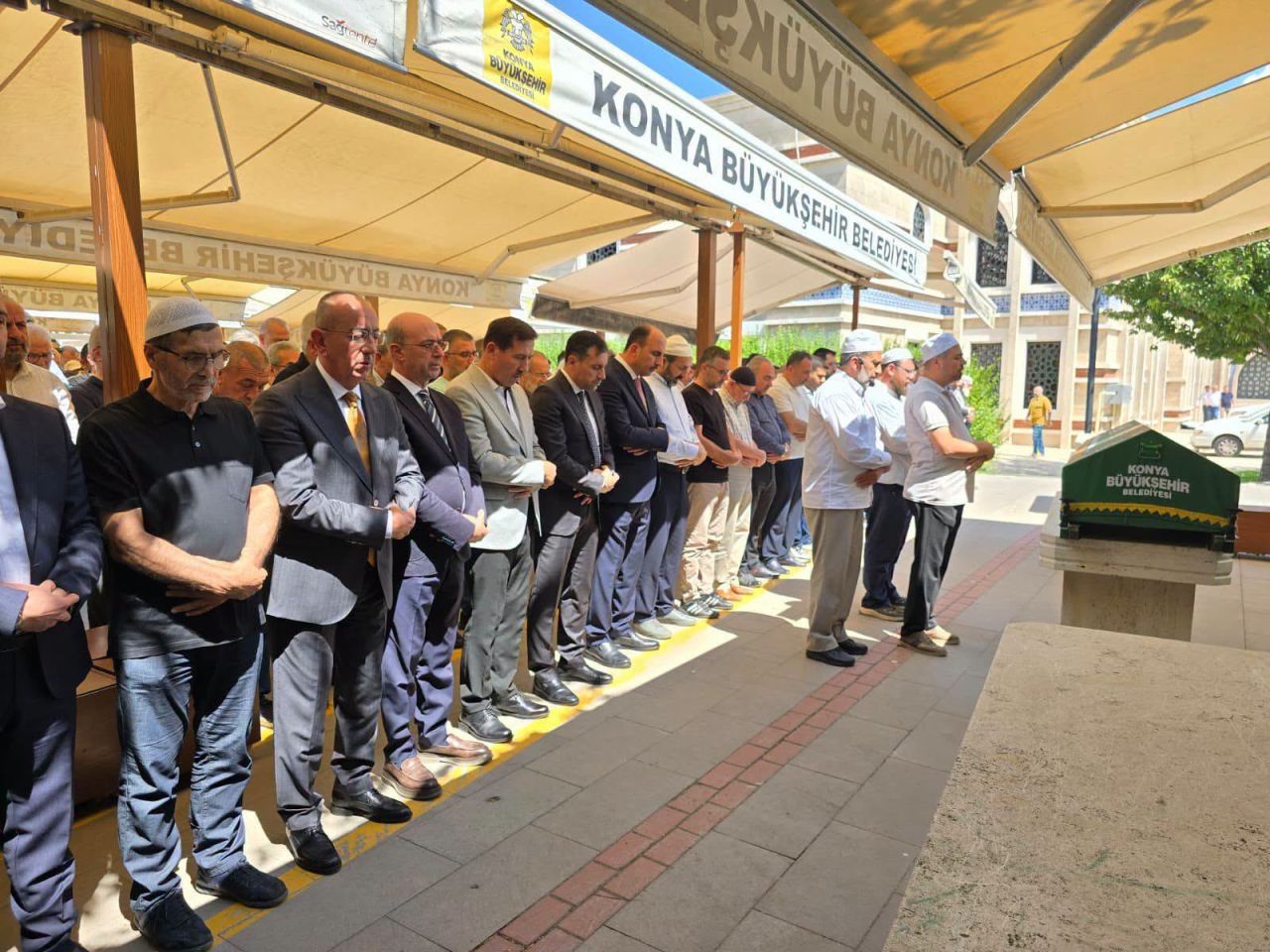 Faruk Dügen son yolculuğuna uğurlandı