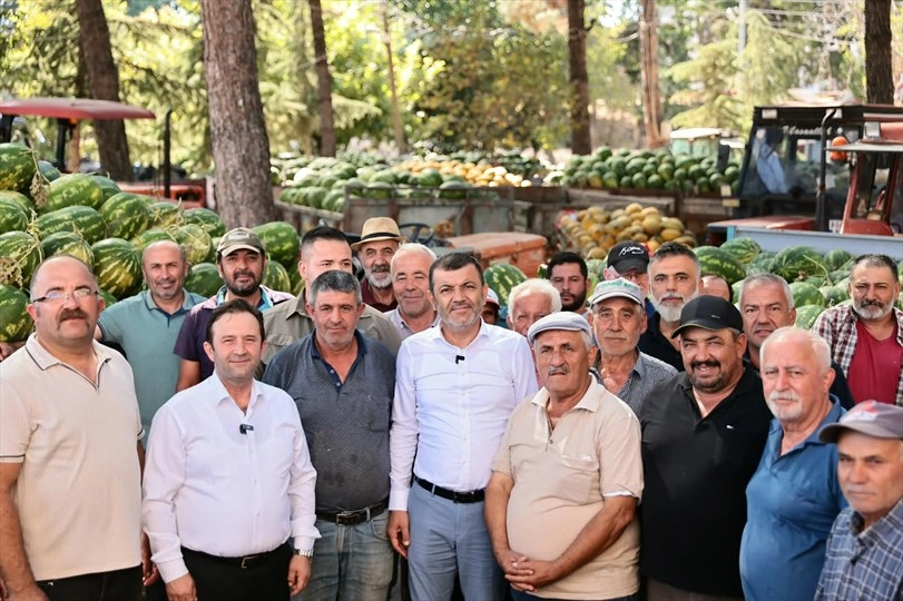 Denizli’de üreticinin karpuzu ihtiyaç sahibine ulaştırılıyor