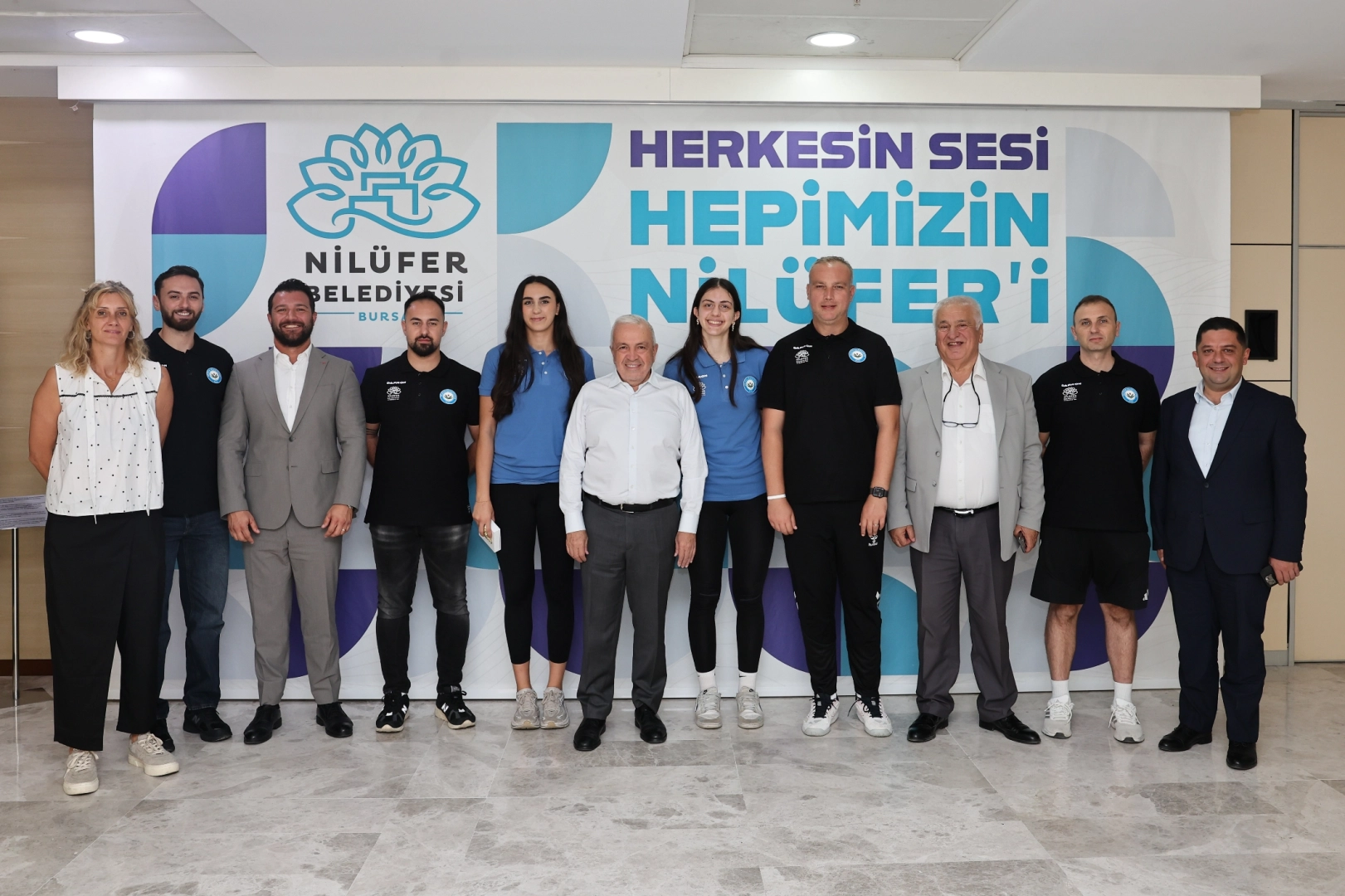 Nilüfer Belediyesporlu milli sporculara Başkan Özdemir’den tebrik